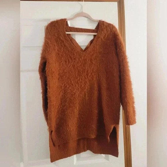 Kaisly fuzzy sweater  - Picture 1 of 5